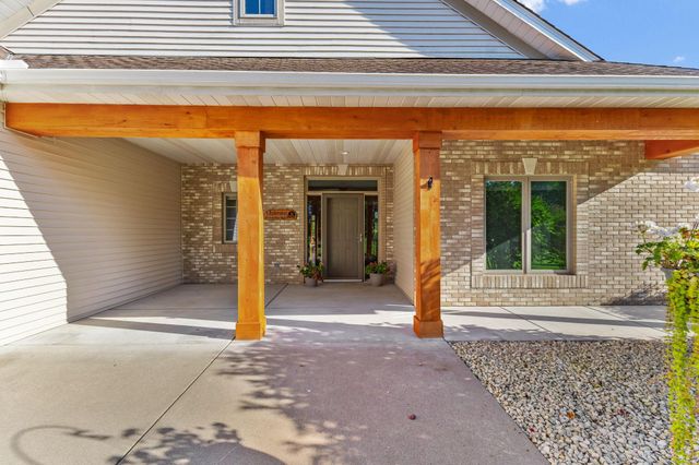 39541 Eastwood Avenue, North Branch, MN 55056