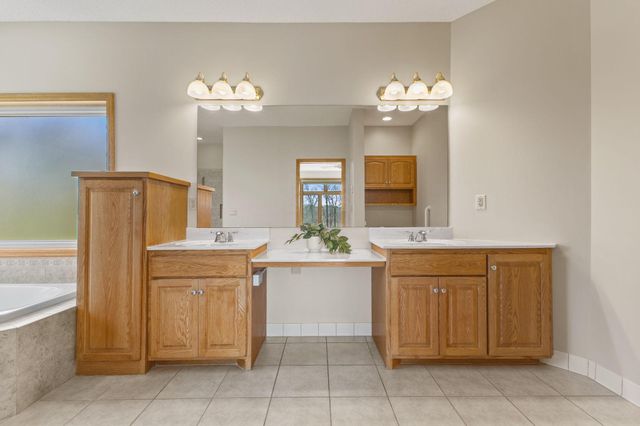 39541 Eastwood Avenue, North Branch, MN 55056