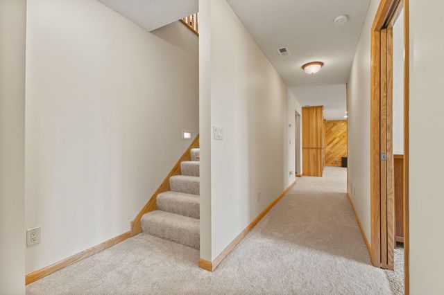 39541 Eastwood Avenue, North Branch, MN 55056