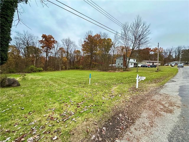 00 Lilac Dr, Shenango Twp, PA 16159