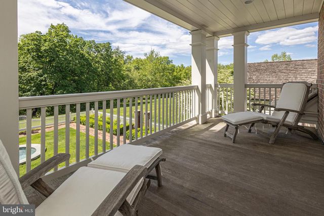 71 COVERED BRIDGE RD, New Hope, PA 18938