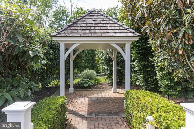 71 COVERED BRIDGE RD, New Hope, PA 18938