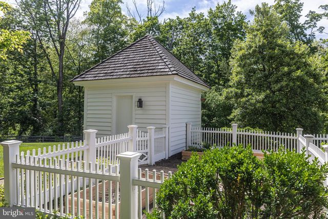 71 COVERED BRIDGE RD, New Hope, PA 18938