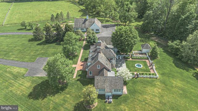 71 COVERED BRIDGE RD, New Hope, PA 18938