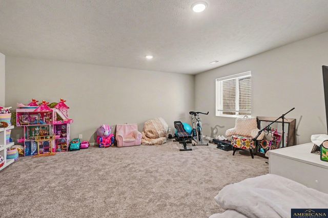 9106 S 177th Ave Circle, Omaha, NE 68136