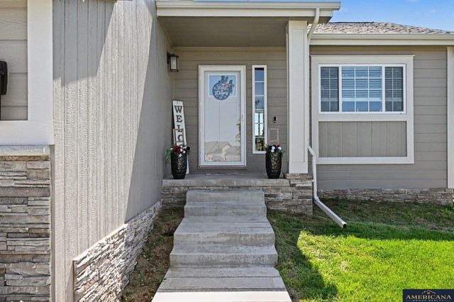 9106 S 177th Ave Circle, Omaha, NE 68136