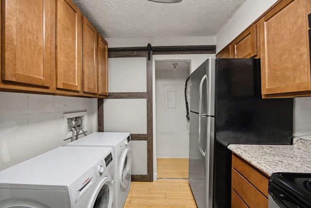 421 Redding Road 71, Lexington, KY 40517