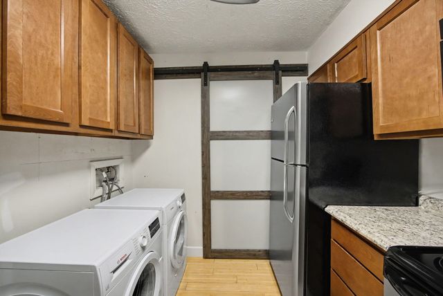 421 Redding Road 71, Lexington, KY 40517