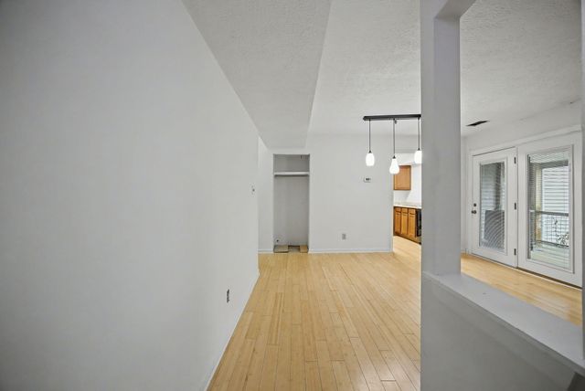 421 Redding Road 71, Lexington, KY 40517