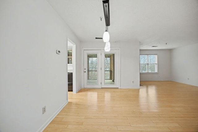 421 Redding Road 71, Lexington, KY 40517