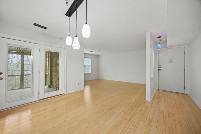 421 Redding Road 71, Lexington, KY 40517