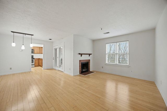 421 Redding Road 71, Lexington, KY 40517