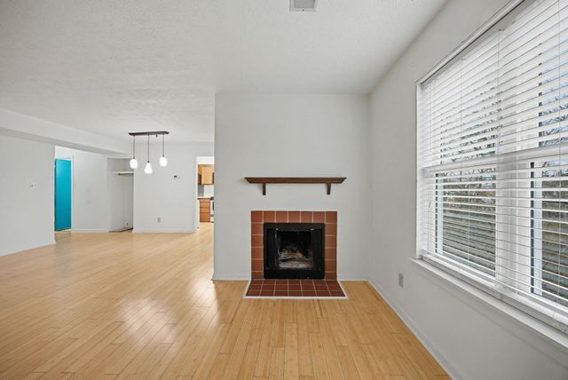 421 Redding Road 71, Lexington, KY 40517