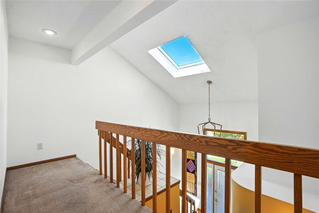 725 East Post Ct, Cedar Rapids, IA 52403