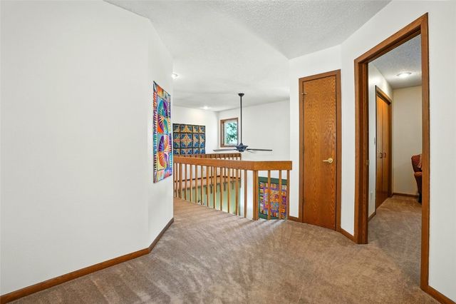 725 East Post Ct, Cedar Rapids, IA 52403