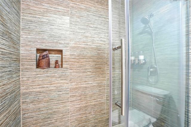 725 East Post Ct, Cedar Rapids, IA 52403