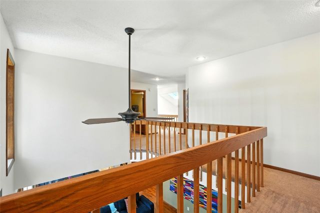 725 East Post Ct, Cedar Rapids, IA 52403