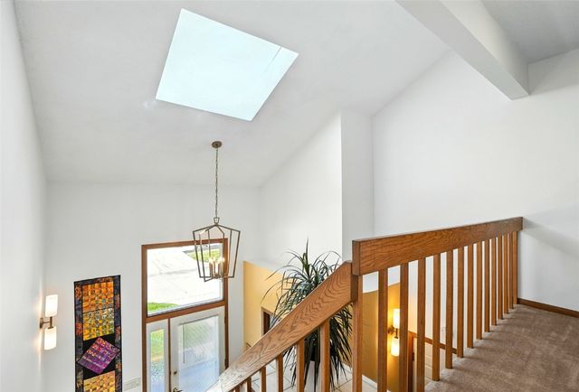 725 East Post Ct, Cedar Rapids, IA 52403