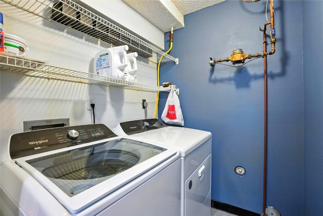 725 East Post Ct, Cedar Rapids, IA 52403