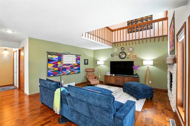 725 East Post Ct, Cedar Rapids, IA 52403