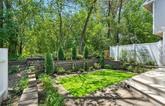 725 East Post Ct, Cedar Rapids, IA 52403