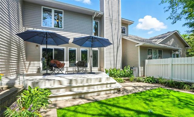 725 East Post Ct, Cedar Rapids, IA 52403