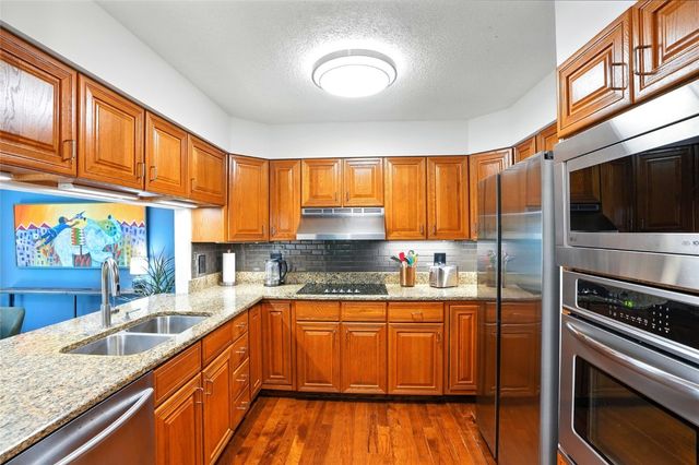 725 East Post Ct, Cedar Rapids, IA 52403