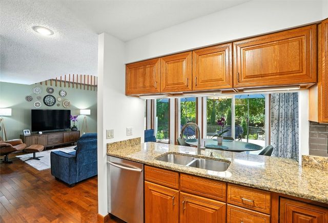 725 East Post Ct, Cedar Rapids, IA 52403