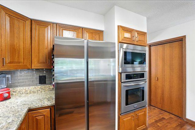 725 East Post Ct, Cedar Rapids, IA 52403