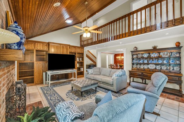3112 Shore Drive, Grove, OK 74344