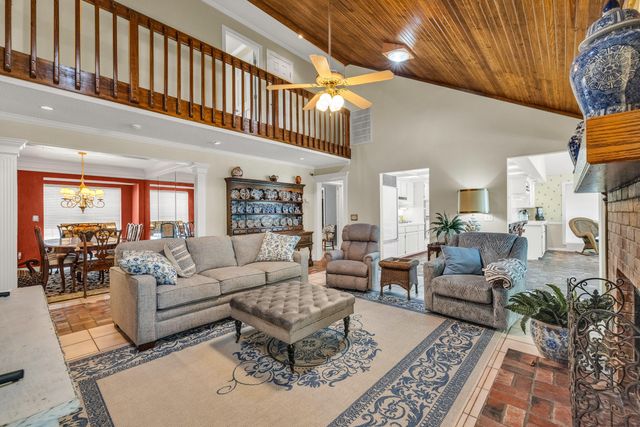 3112 Shore Drive, Grove, OK 74344