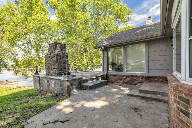 3112 Shore Drive, Grove, OK 74344