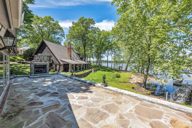 3112 Shore Drive, Grove, OK 74344