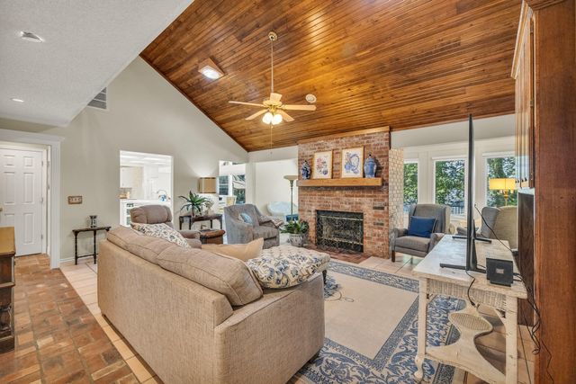 3112 Shore Drive, Grove, OK 74344