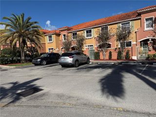 764 SW 106th Ave 1909, Pembroke Pines, FL 33025