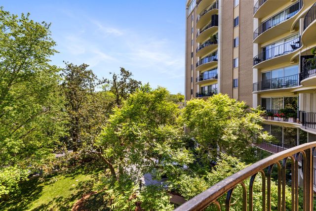 4215 Harding Pike Apt 402, Nashville, TN 37205