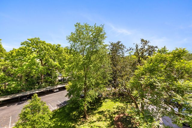 4215 Harding Pike Apt 402, Nashville, TN 37205