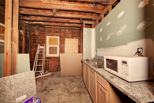 18659 Goulburn Avenue, Detroit, MI 48205