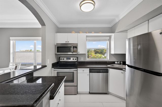 744 NE 14th Avenue 21, Fort Lauderdale, FL 33304