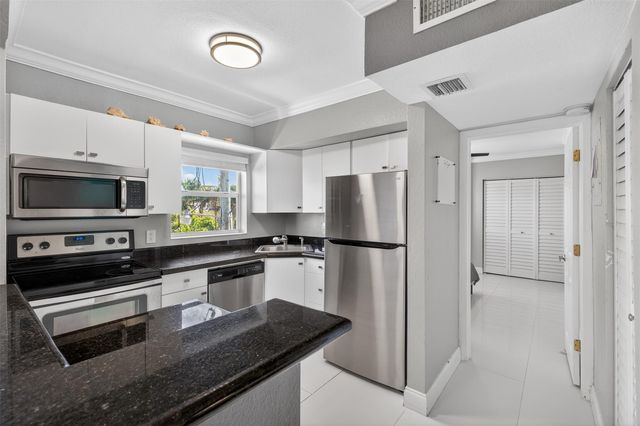 744 NE 14th Avenue 21, Fort Lauderdale, FL 33304