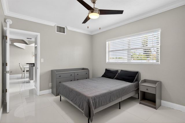 744 NE 14th Avenue 21, Fort Lauderdale, FL 33304