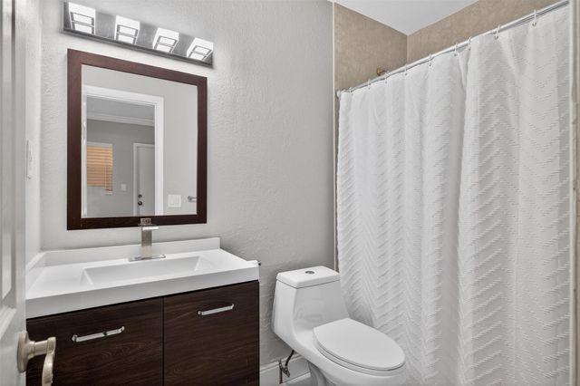 744 NE 14th Avenue 21, Fort Lauderdale, FL 33304