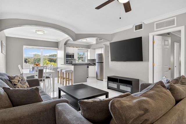 744 NE 14th Avenue 21, Fort Lauderdale, FL 33304