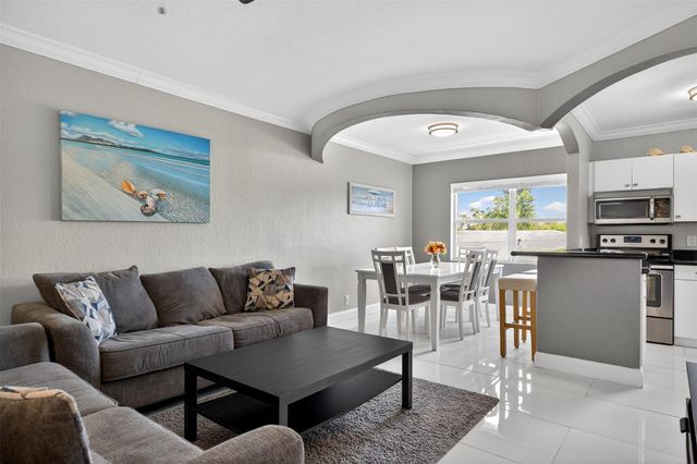 744 NE 14th Avenue 21, Fort Lauderdale, FL 33304