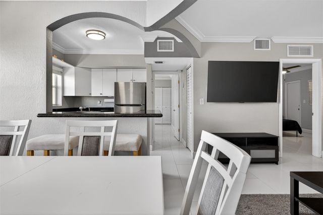 744 NE 14th Avenue 21, Fort Lauderdale, FL 33304