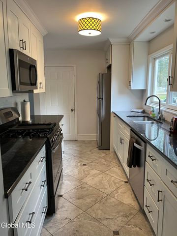 223 Lake Avenue 2, Saratoga Springs, NY 12866