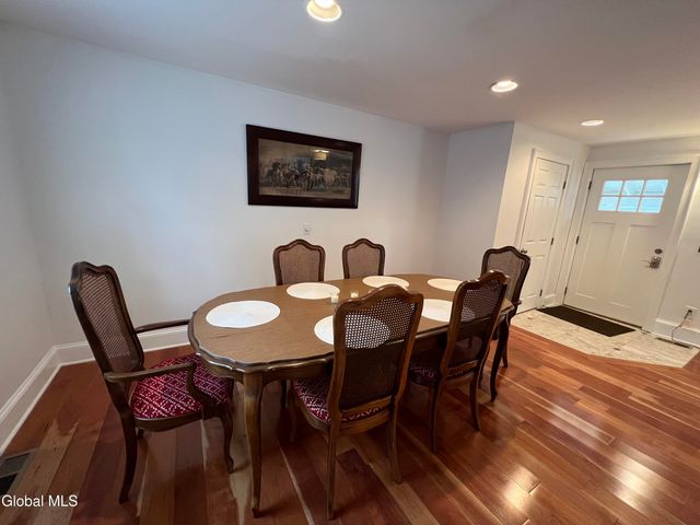 223 Lake Avenue 2, Saratoga Springs, NY 12866