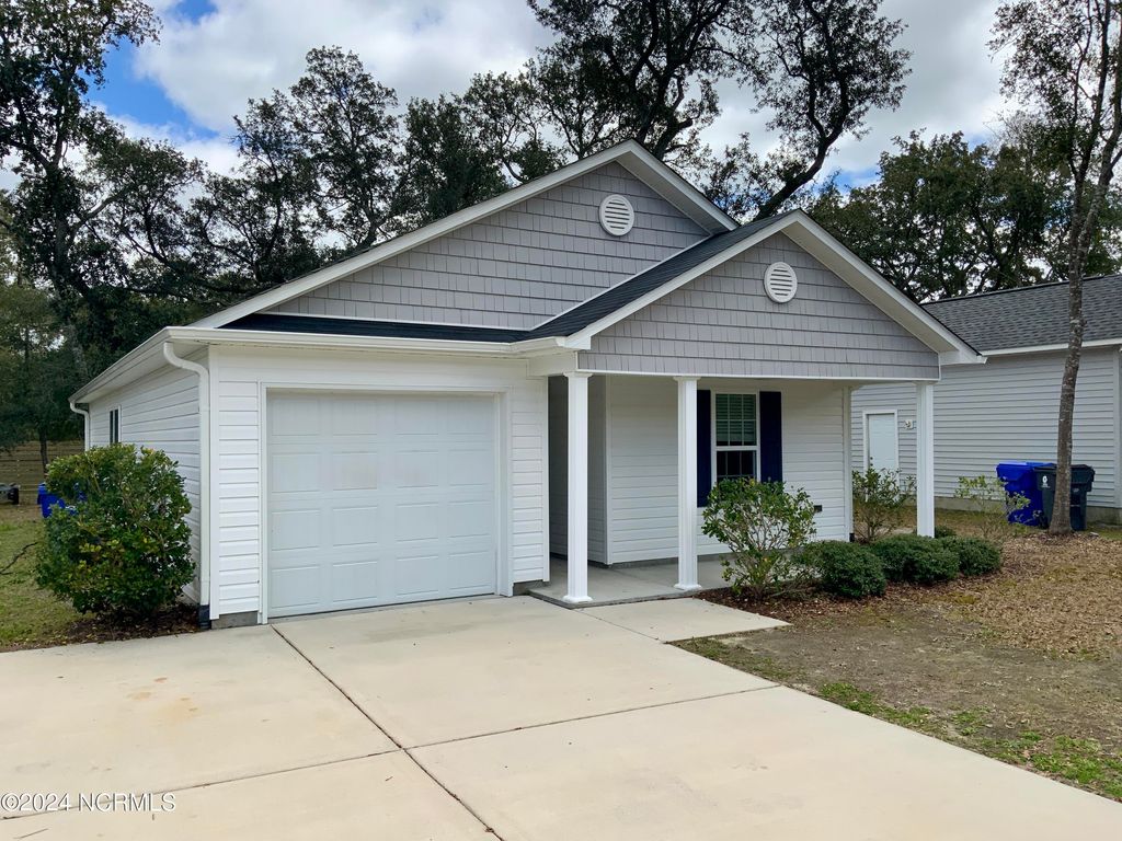 126 NW 8th Street, Oak Island, NC 28465
