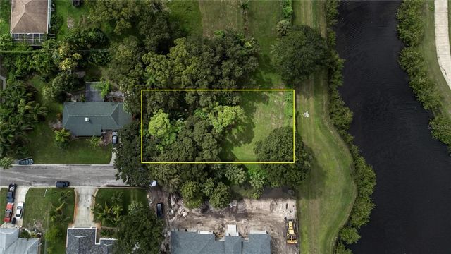 3834 29 AVENUE, St Petersburg, FL 33711