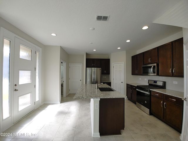 11253 MINNETTA Court, Jacksonville, FL 32256